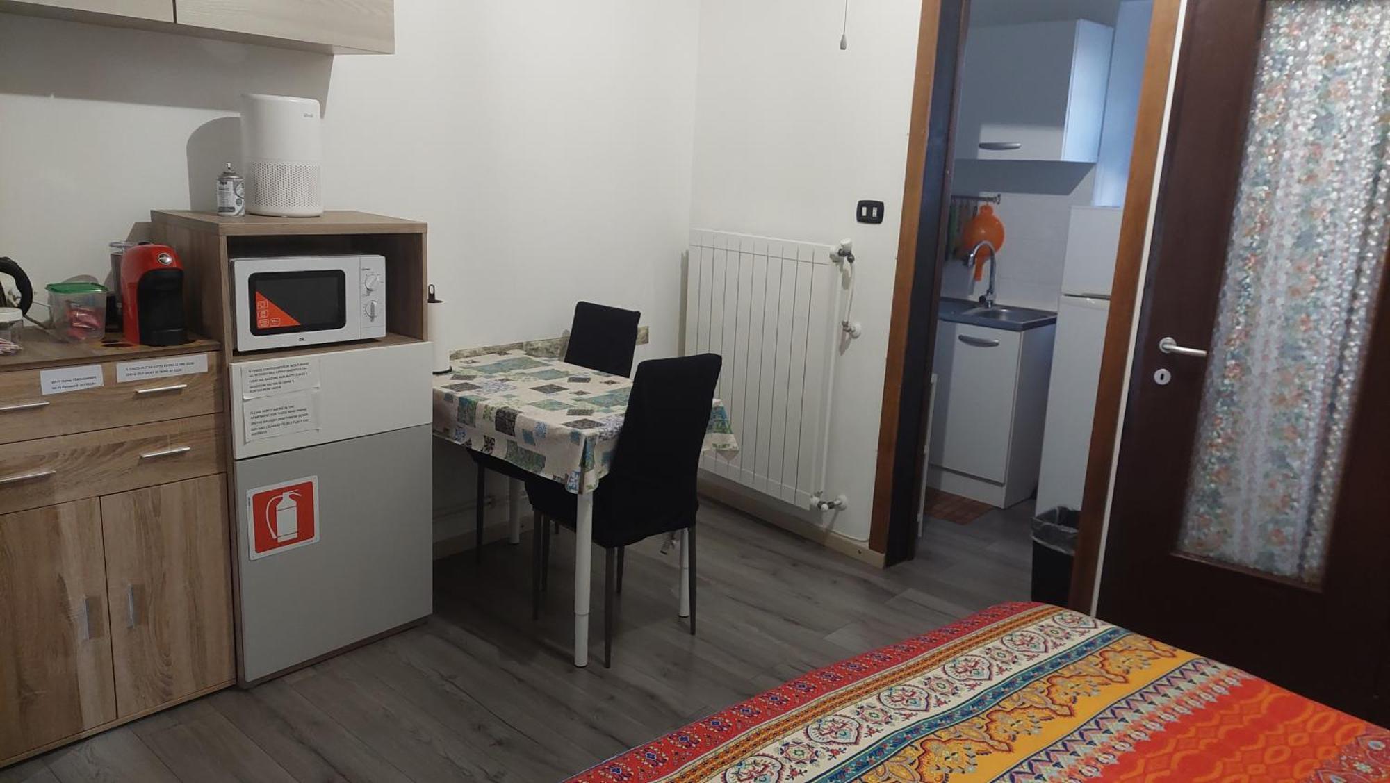Appartamento monolocale Ferrera Bareggio Camera foto